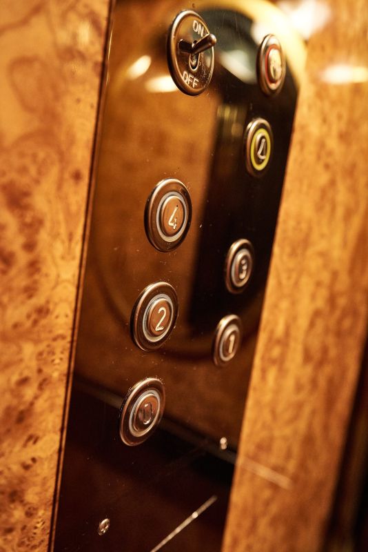 Exis Boutique Hotel elevator (1)